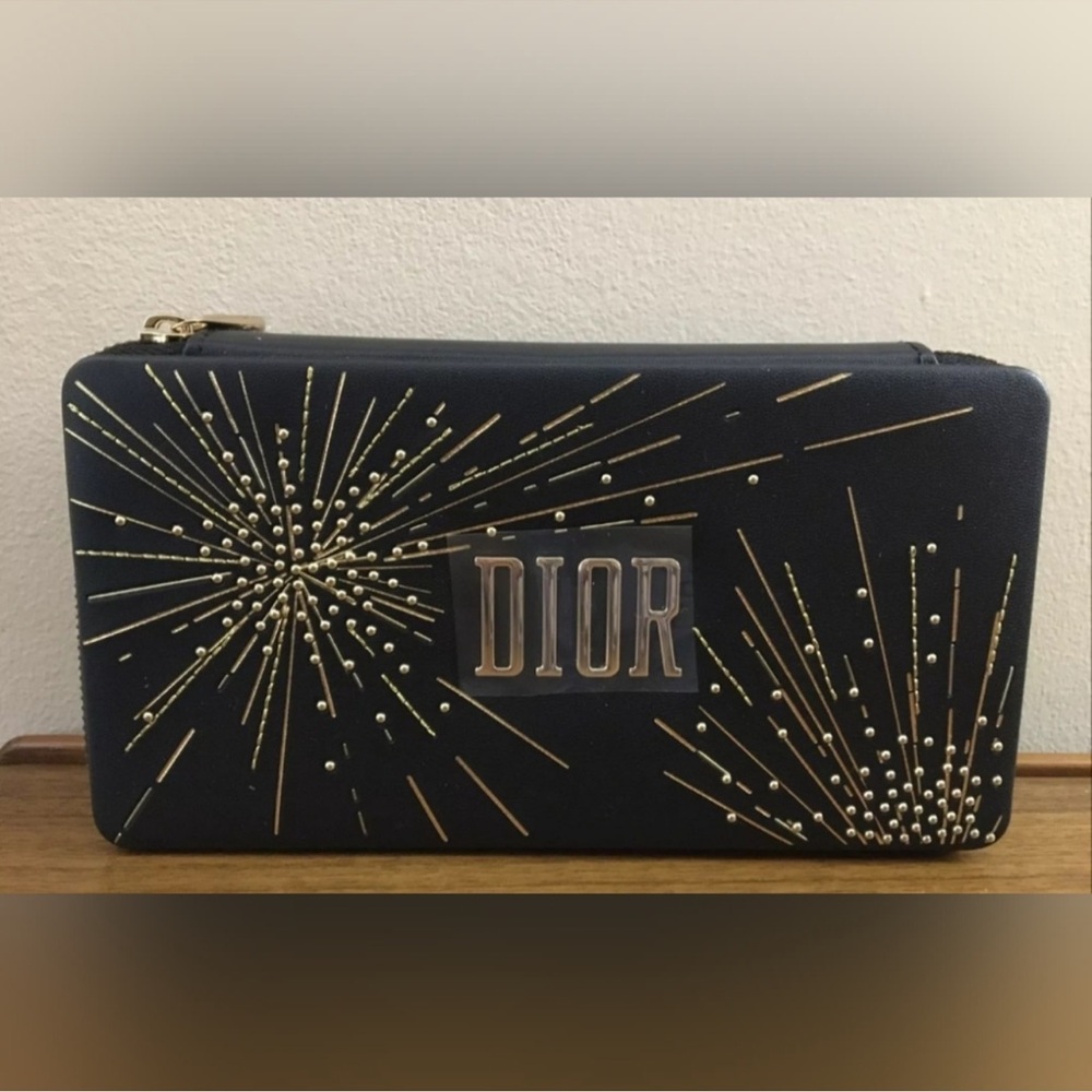 DIOR MIRRORED CASE w/ADDED CROSSBODY CHAIN💗💗💗